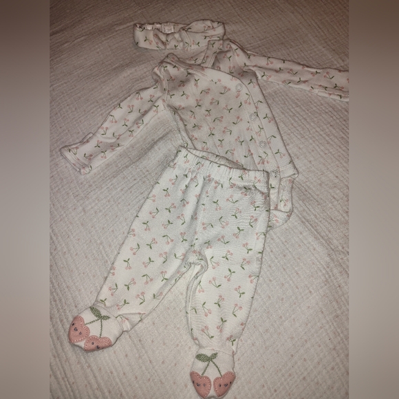 Carter's hospital outfit - Picture 1 of 1